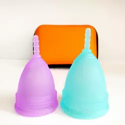Комплект менструальных чаш S и L с чехлом для хранения